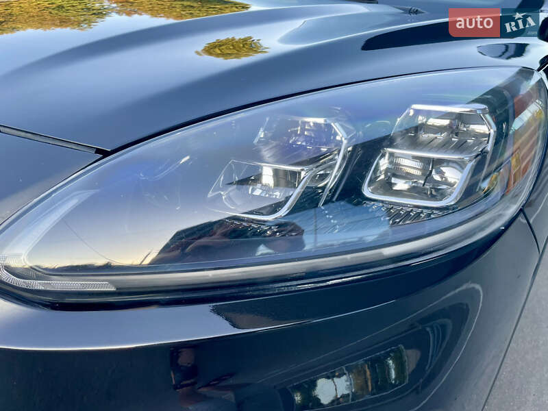 Внедорожник / Кроссовер Ford Escape 2021 в Тернополе