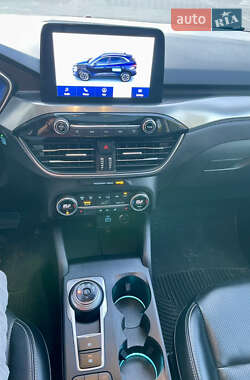 Внедорожник / Кроссовер Ford Escape 2021 в 