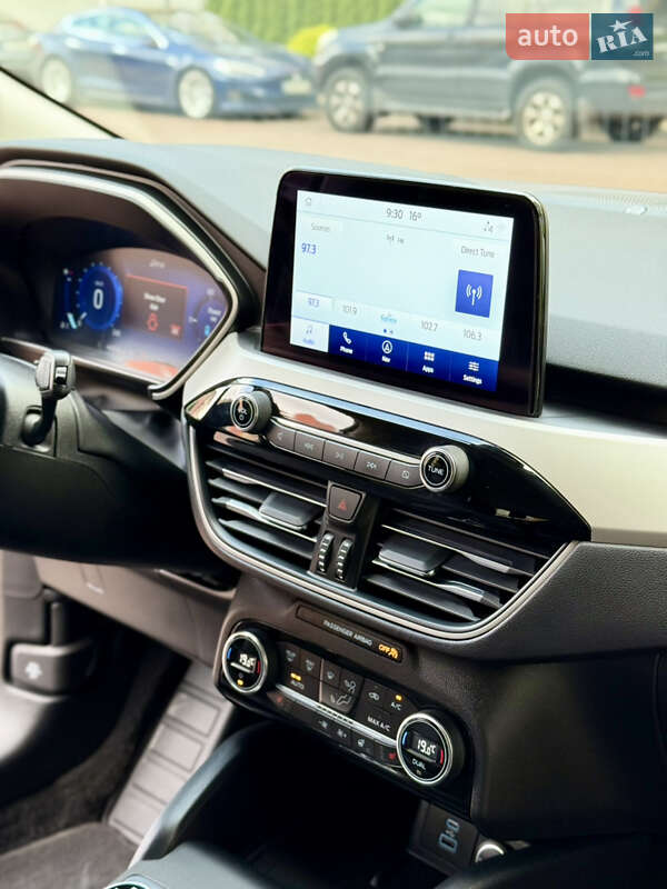 Внедорожник / Кроссовер Ford Escape 2021 в Киеве