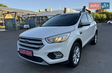 Позашляховик / Кросовер Ford Escape 2017 в Луцьку
