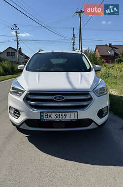 Внедорожник / Кроссовер Ford Escape 2016 в Киеве