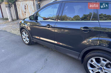 Внедорожник / Кроссовер Ford Escape 2014 в 