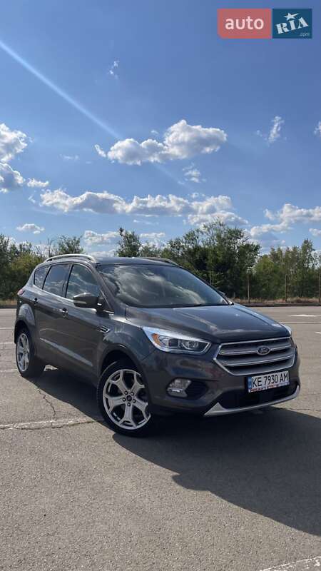 Внедорожник / Кроссовер Ford Escape 2019 в 