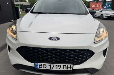 Внедорожник / Кроссовер Ford Escape 2020 в 