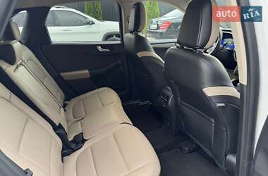 Внедорожник / Кроссовер Ford Escape 2020 в 