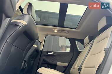 Внедорожник / Кроссовер Ford Escape 2020 в 