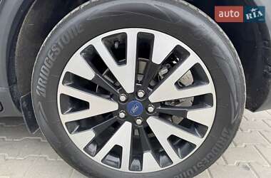 Внедорожник / Кроссовер Ford Escape 2020 в 