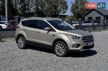 Внедорожник / Кроссовер Ford Escape 2017 в Днепре