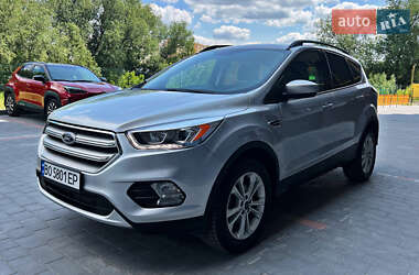 Внедорожник / Кроссовер Ford Escape 2017 в 
