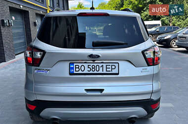 Внедорожник / Кроссовер Ford Escape 2017 в 