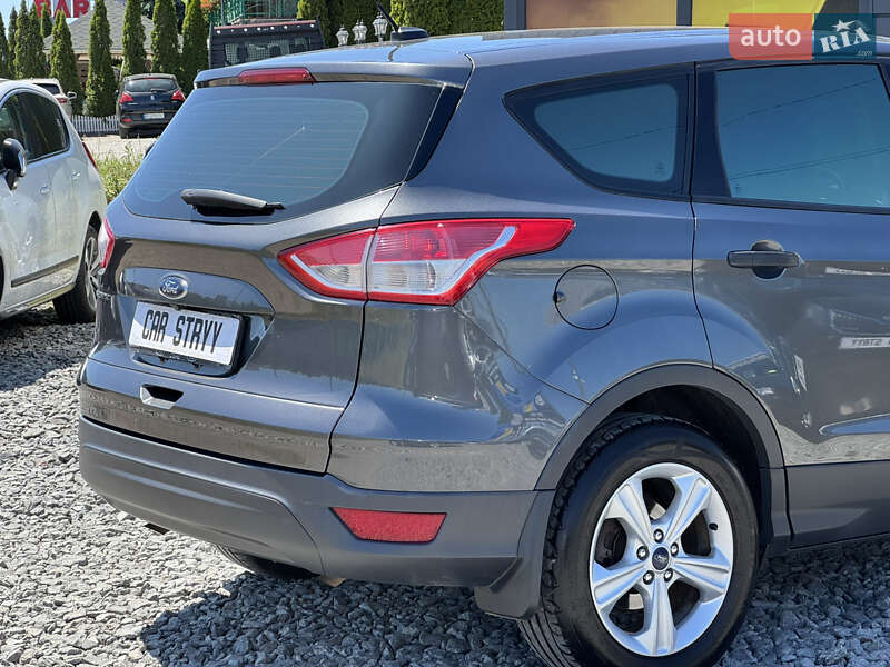 Внедорожник / Кроссовер Ford Escape 2014 в Стрые
