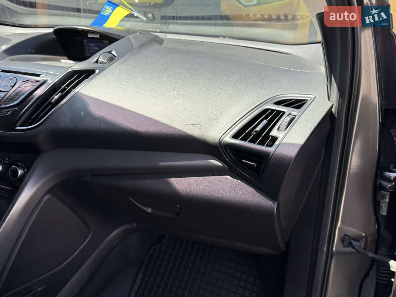 Внедорожник / Кроссовер Ford Escape 2014 в Стрые