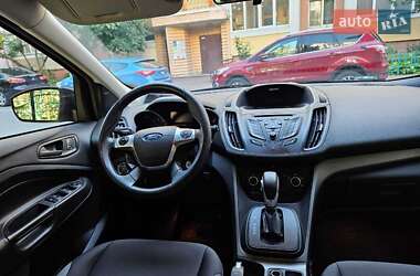 Внедорожник / Кроссовер Ford Escape 2014 в 