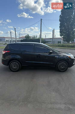 Внедорожник / Кроссовер Ford Escape 2015 в 