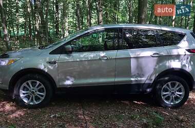 Внедорожник / Кроссовер Ford Escape 2019 в 