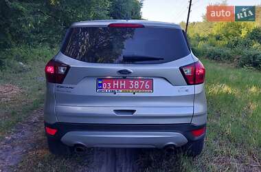 Внедорожник / Кроссовер Ford Escape 2019 в 