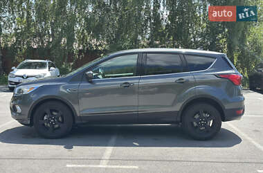 Внедорожник / Кроссовер Ford Escape 2019 в 