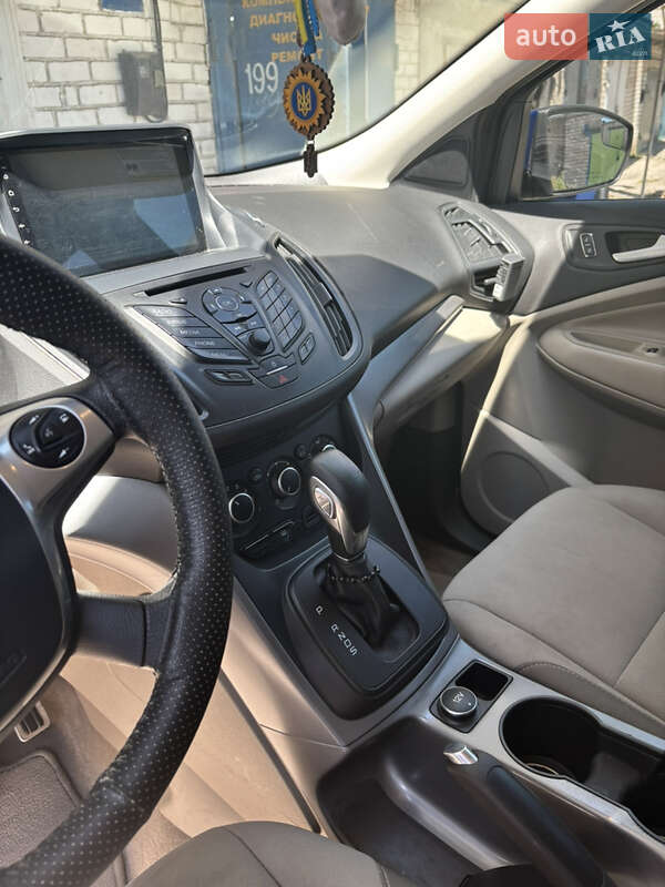 Внедорожник / Кроссовер Ford Escape 2015 в Запорожье