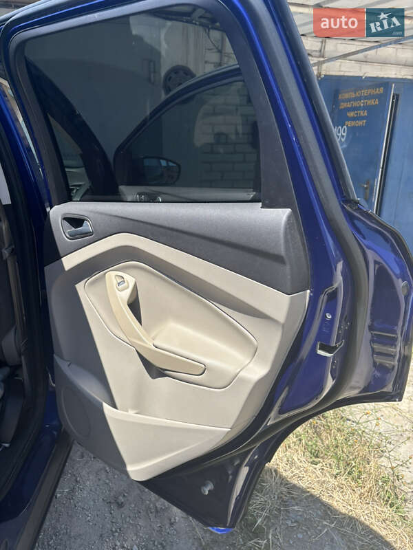 Внедорожник / Кроссовер Ford Escape 2015 в Запорожье