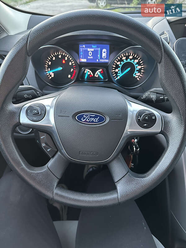 Внедорожник / Кроссовер Ford Escape 2015 в Золочеве фото 10 Внедорожник / Кроссовер Ford Escape 2015 в Золочеве