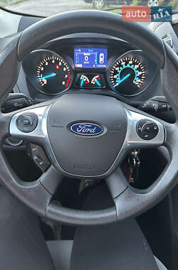 Внедорожник / Кроссовер Ford Escape 2015 в 