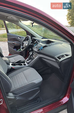 Внедорожник / Кроссовер Ford Escape 2015 в 