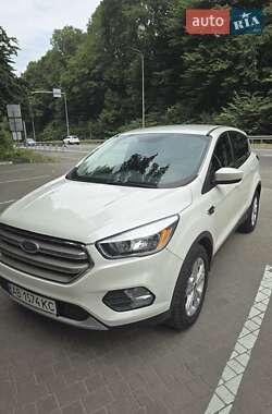 Внедорожник / Кроссовер Ford Escape 2017 в Виннице