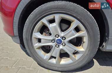 Внедорожник / Кроссовер Ford Escape 2015 в 