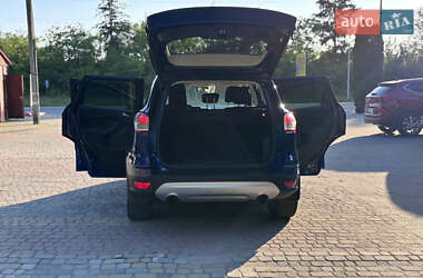 Внедорожник / Кроссовер Ford Escape 2015 в 