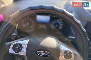 Внедорожник / Кроссовер Ford Escape 2015 в 