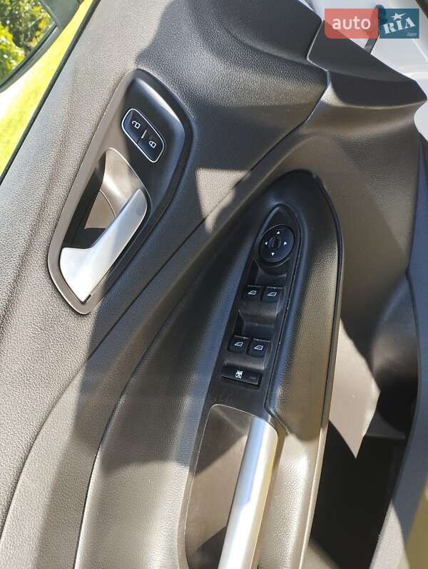 Внедорожник / Кроссовер Ford Escape 2017 в Кременце