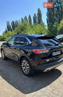 Позашляховик / Кросовер Ford Escape 2020 в 