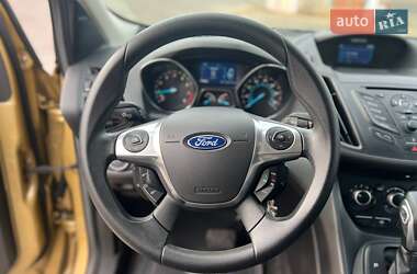 Внедорожник / Кроссовер Ford Escape 2014 в 