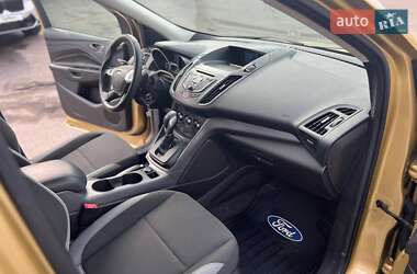 Внедорожник / Кроссовер Ford Escape 2014 в 
