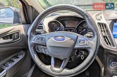 Внедорожник / Кроссовер Ford Escape 2018 в 