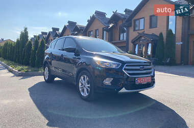 Позашляховик / Кросовер Ford Escape 2019 в 