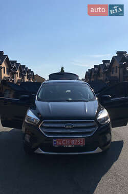 Позашляховик / Кросовер Ford Escape 2019 в 
