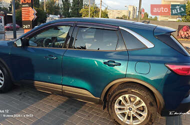 Внедорожник / Кроссовер Ford Escape 2020 в 