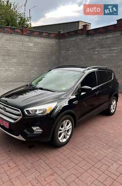 Позашляховик / Кросовер Ford Escape 2018 в Рівному