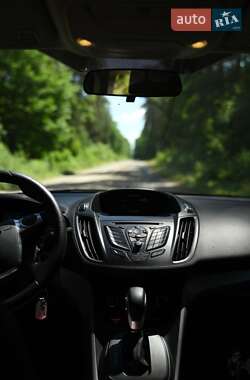 Внедорожник / Кроссовер Ford Escape 2014 в 