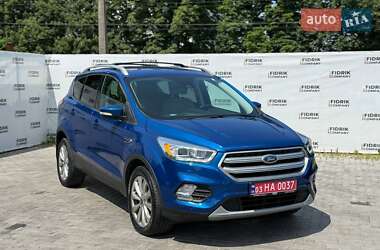 Позашляховик / Кросовер Ford Escape 2017 в Луцьку