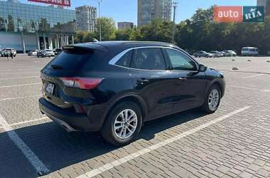 Позашляховик / Кросовер Ford Escape 2020 в 