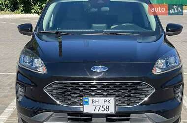 Позашляховик / Кросовер Ford Escape 2020 в 