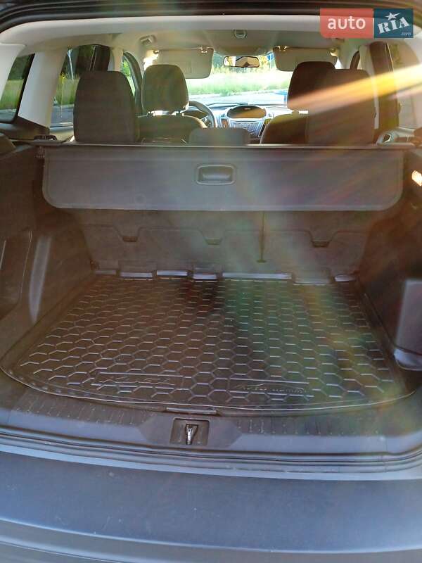 Внедорожник / Кроссовер Ford Escape 2012 в Мене
