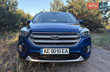 Внедорожник / Кроссовер Ford Escape 2018 в 