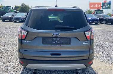 Внедорожник / Кроссовер Ford Escape 2018 в 