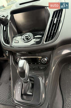 Внедорожник / Кроссовер Ford Escape 2014 в 