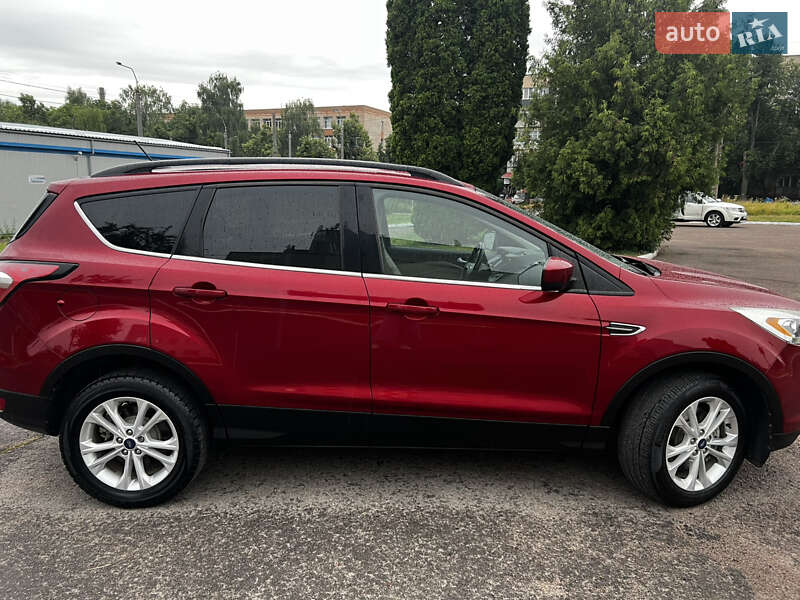 Позашляховик / Кросовер Ford Escape 2017 в Рівному
