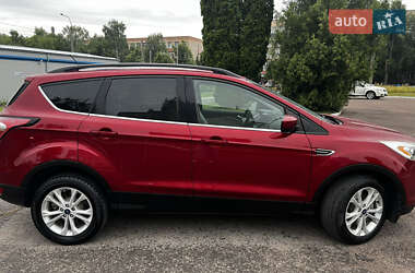 Внедорожник / Кроссовер Ford Escape 2017 в 