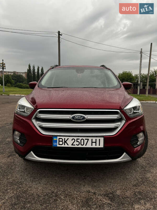 Позашляховик / Кросовер Ford Escape 2017 в Рівному